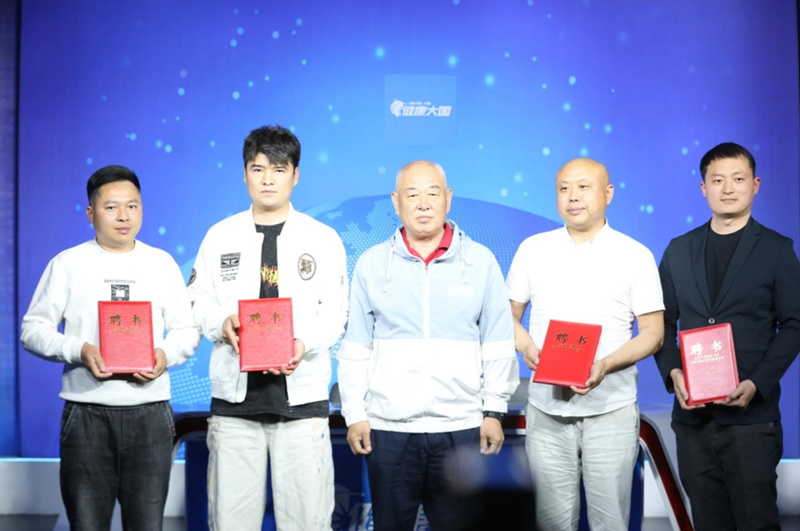 1745897625476192.jpg 18.jpg