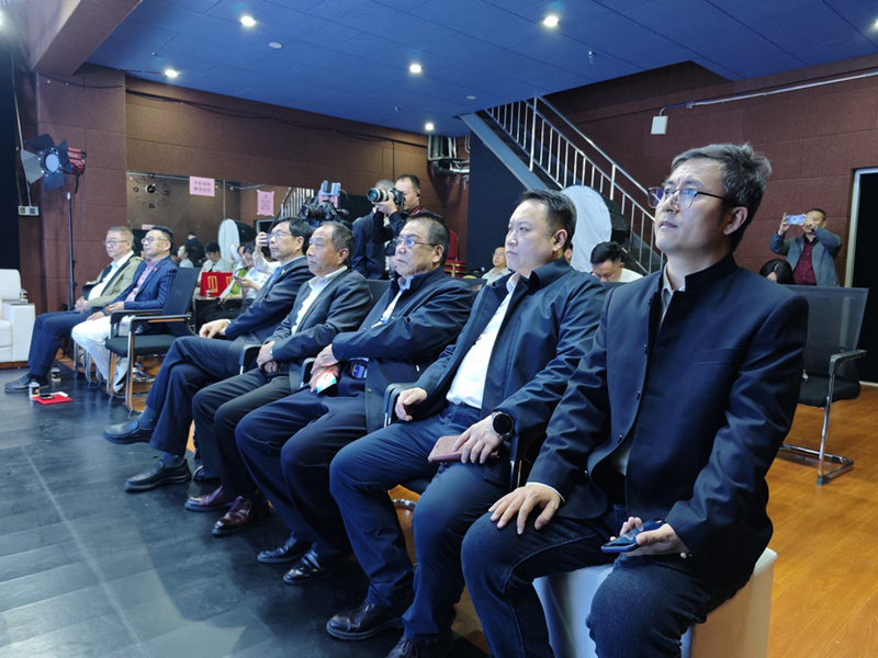 1745897689879255.jpg 24.jpg