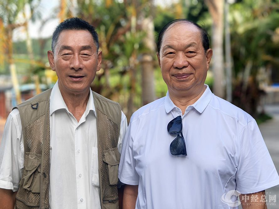 董万章 何京月.jpg