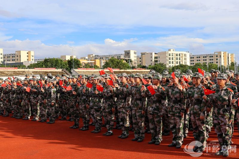 思政宣讲进军营，铭记历史不忘本 海南师范大学榕树青年宣讲团开展“军训思政微课堂”活动.jpg